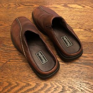 simple brand clogs